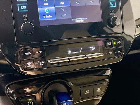 Used 2019 Toyota Prius LE image 27