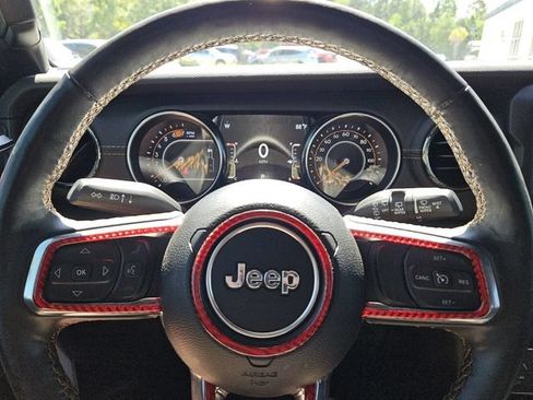 Used 2023 Jeep Wrangler Unlimited Sahara AWD/4WD image 11