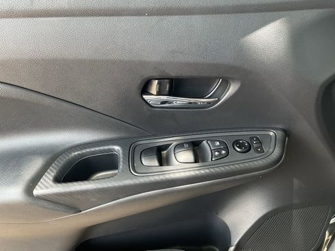 Used 2025 Nissan Versa SV FWD image 18