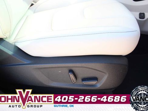 Used 2022 Ford Edge Titanium image 20