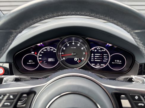 Used 2022 Porsche Cayenne image 16