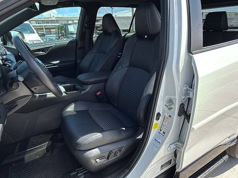 Used 2022 Toyota RAV4 XSE AWD/4WD image 23