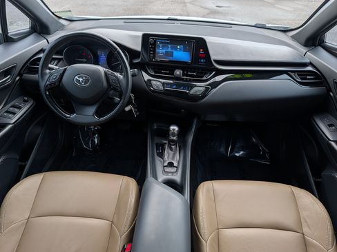 Used 2018 Toyota C-HR XLE FWD image 15