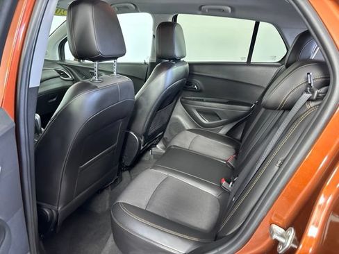 Used 2019 Chevrolet Trax LT w/ LT Convenience Package FWD image 25