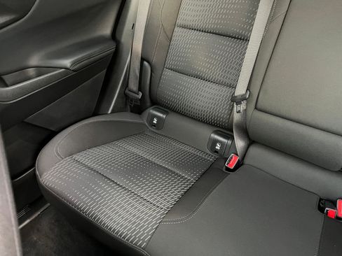 Used 2025 Chevrolet Equinox LT image 39