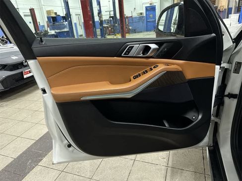 Used 2022 BMW X5 xDrive45e w/ Climate Comfort Package image 33