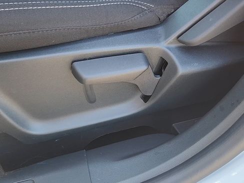 Used 2025 Ford Escape Active AWD/4WD image 9