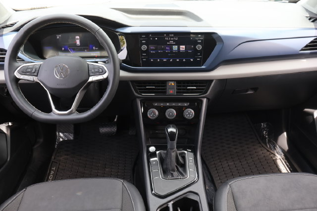 Certified 2023 Volkswagen Taos SE FWD image 15