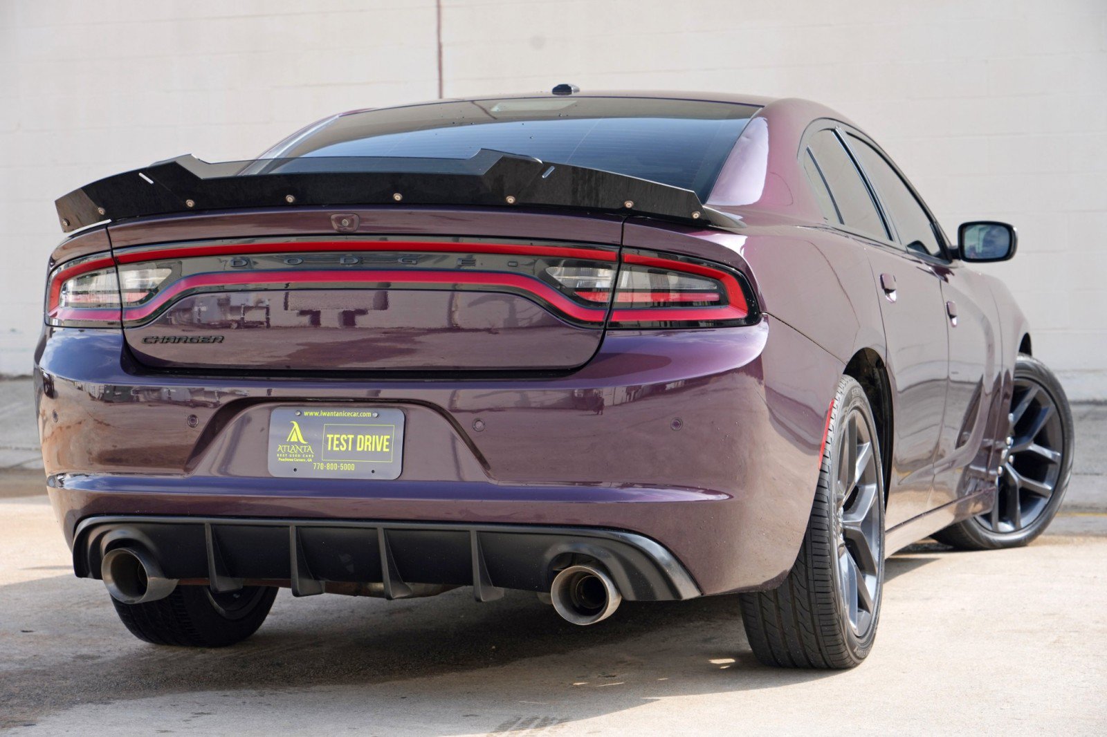 Used 2020 Dodge Charger SXT w/ Blacktop Package RWD image 4