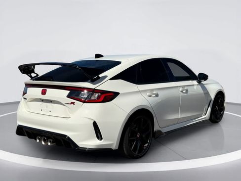Used 2024 Honda Civic Type R image 6