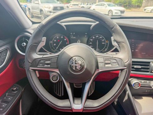 Used 2018 Alfa Romeo Giulia Ti Sport w/ Quick Order Package 22S Sport AWD/4WD image 8