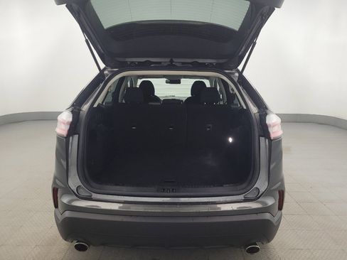 Used 2019 Ford Edge SE image 29