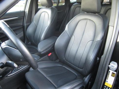 Used 2018 BMW X1 xDrive28i image 12