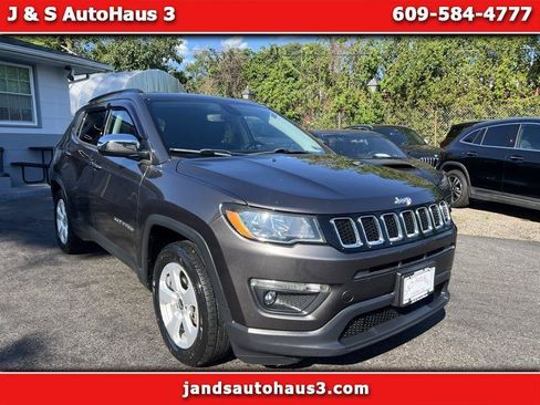 Used 2020 Jeep Compass Latitude w/ Popular Equipment Group FWD image 1