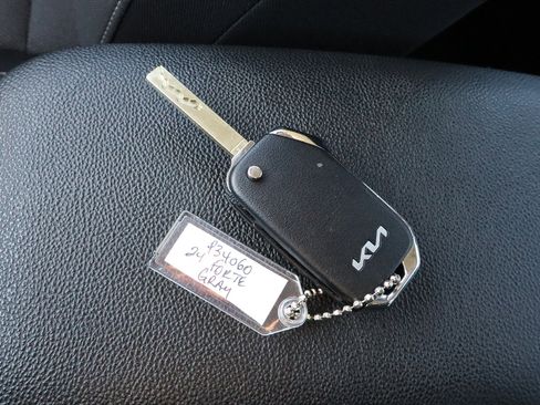 Used 2024 Kia Forte LXS image 28