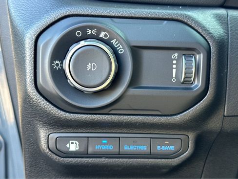 Certified 2023 Jeep Wrangler Sahara w/ Cold Weather Group image 15