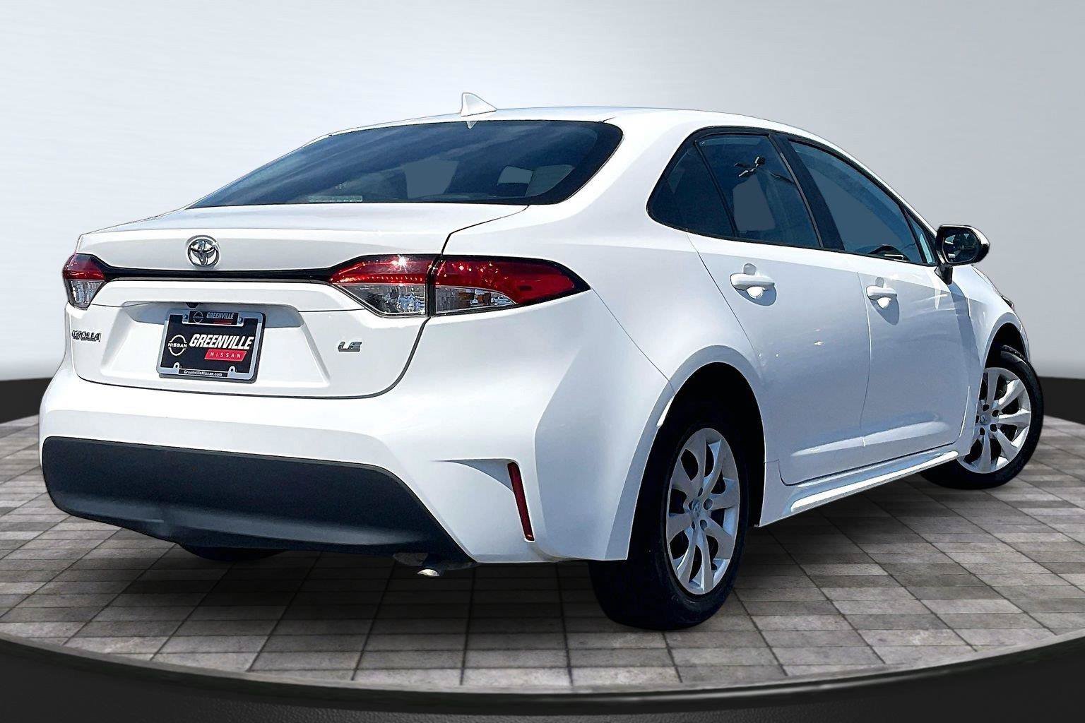 Used 2024 Toyota Corolla LE FWD image 14