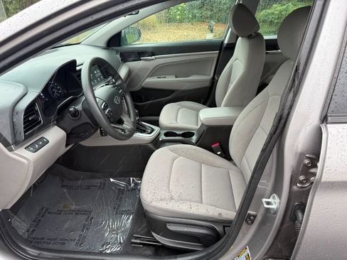 Used 2020 Hyundai Elantra SEL w/ Cargo Package (C1) FWD image 5
