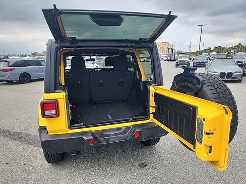 Used 2021 Jeep Wrangler Unlimited Sahara image 8