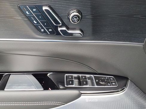 New 2026 Cadillac Lyriq V image 9