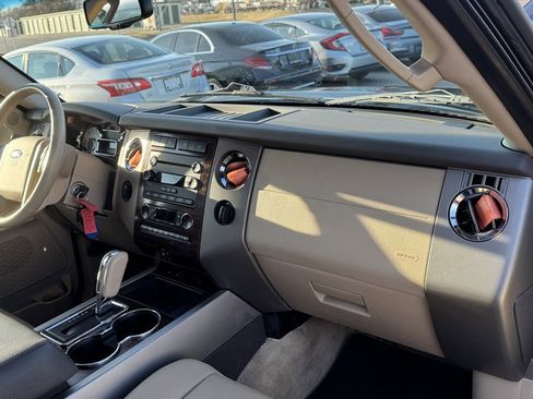 Used 2014 Ford Expedition XLT w/ Equipment Group 201A image 28