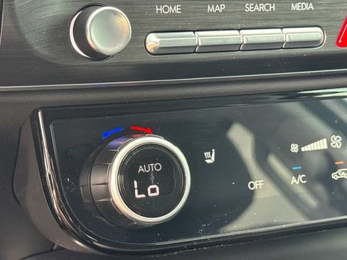 Used 2026 Hyundai Palisade SEL FWD image 28