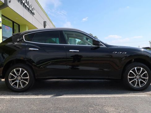 Used 2017 Maserati Levante w/ Luxury Package image 6