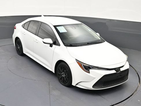 Used 2021 Toyota Corolla LE FWD image 18