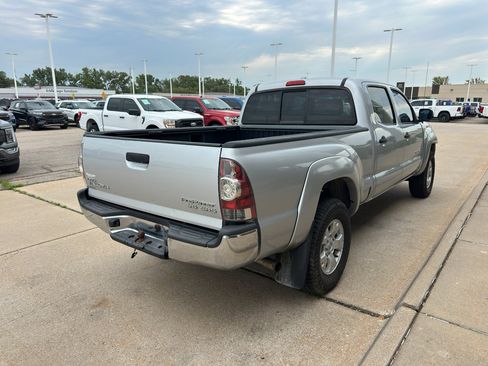 Used 2010 Toyota Tacoma PreRunner RWD image 4