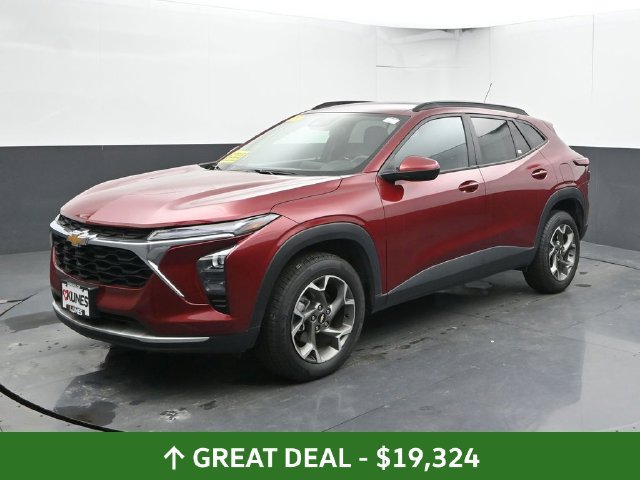 Used 2025 Chevrolet Trax LT FWD image 8