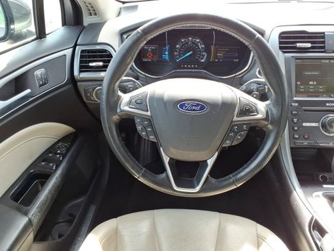 Used 2016 Ford Fusion Titanium FWD image 5