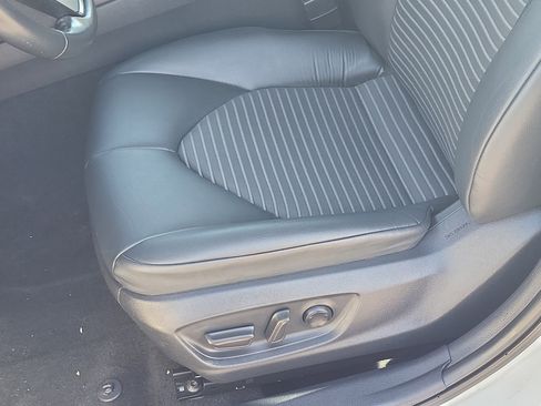 Used 2024 Toyota Camry SE image 20