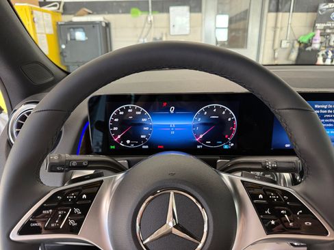 New 2026 Mercedes-Benz GLB 250 4MATIC image 10