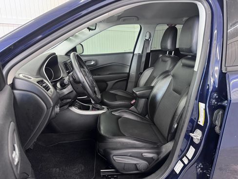 Used 2018 Jeep Compass Latitude w/ Safe & Security Group FWD image 9