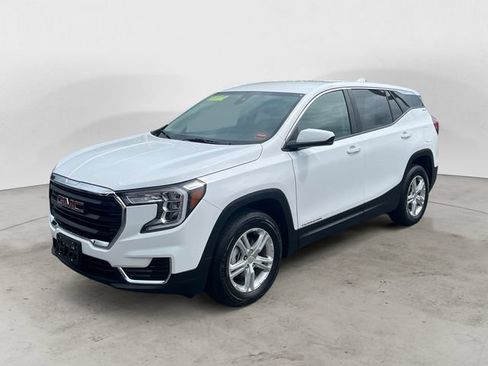 Used 2024 GMC Terrain SLE AWD/4WD image 1