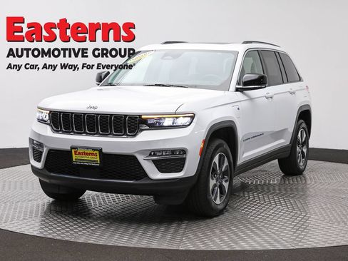 Used 2023 Jeep Grand Cherokee 4WD 4xe image 1