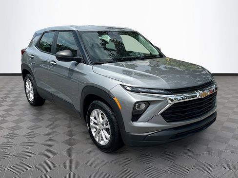 Used 2024 Chevrolet TrailBlazer LS FWD image 4