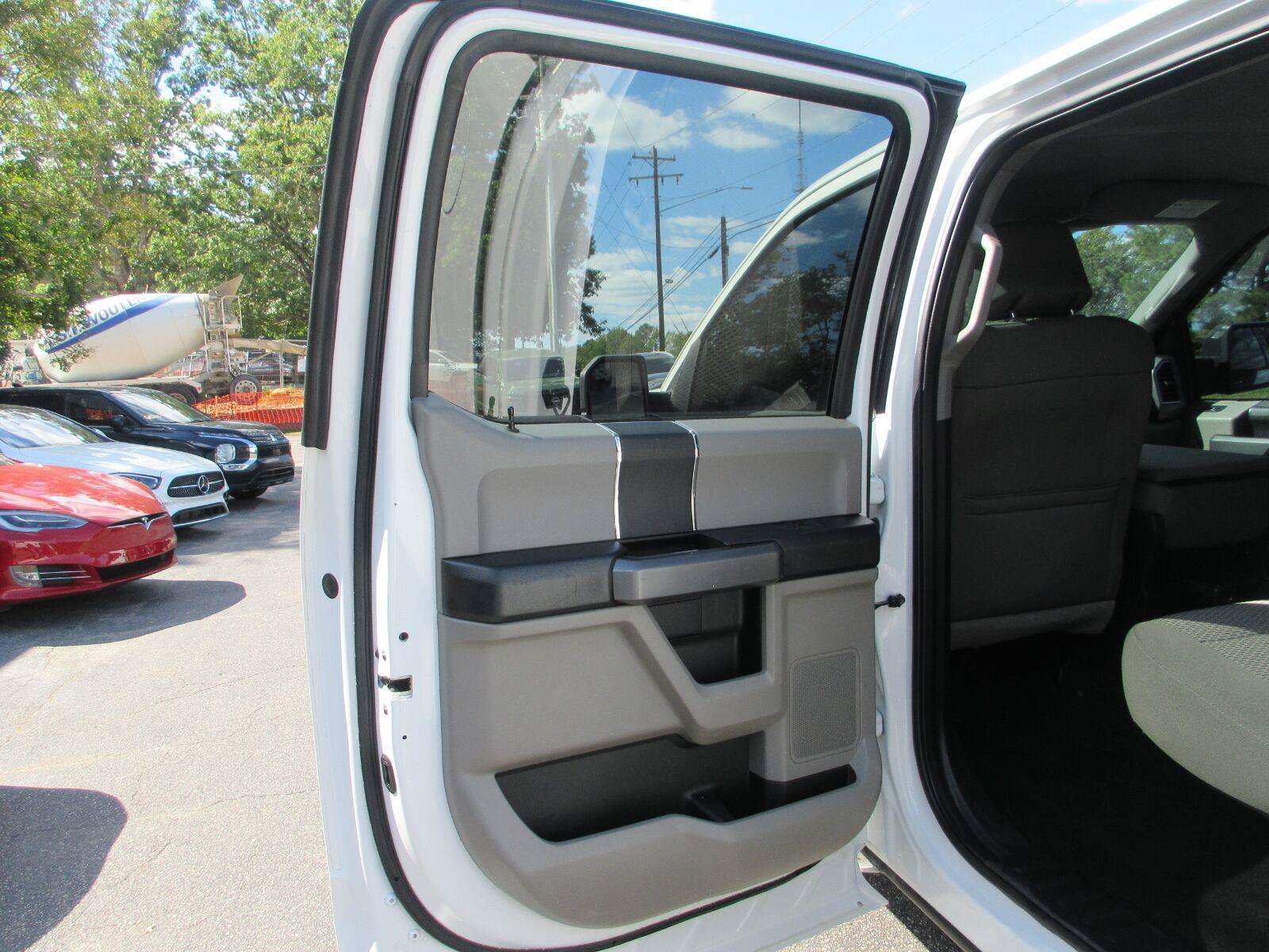 Used 2017 Ford F150 XLT AWD/4WD image 16