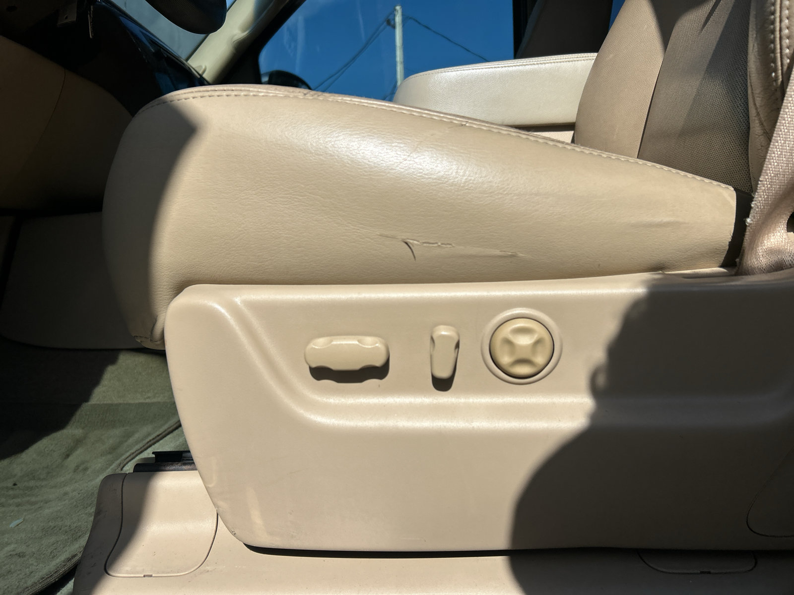 Used 2009 Chevrolet Avalanche LTZ AWD/4WD image 31