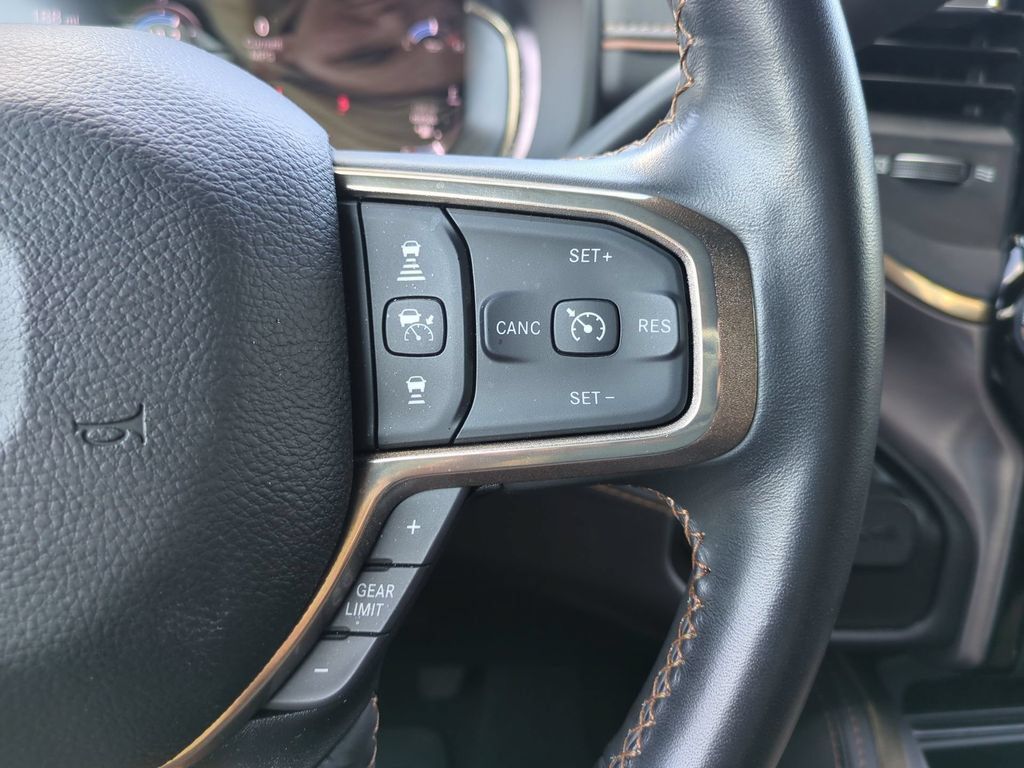 Used 2023 RAM 2500 Limited AWD/4WD image 30