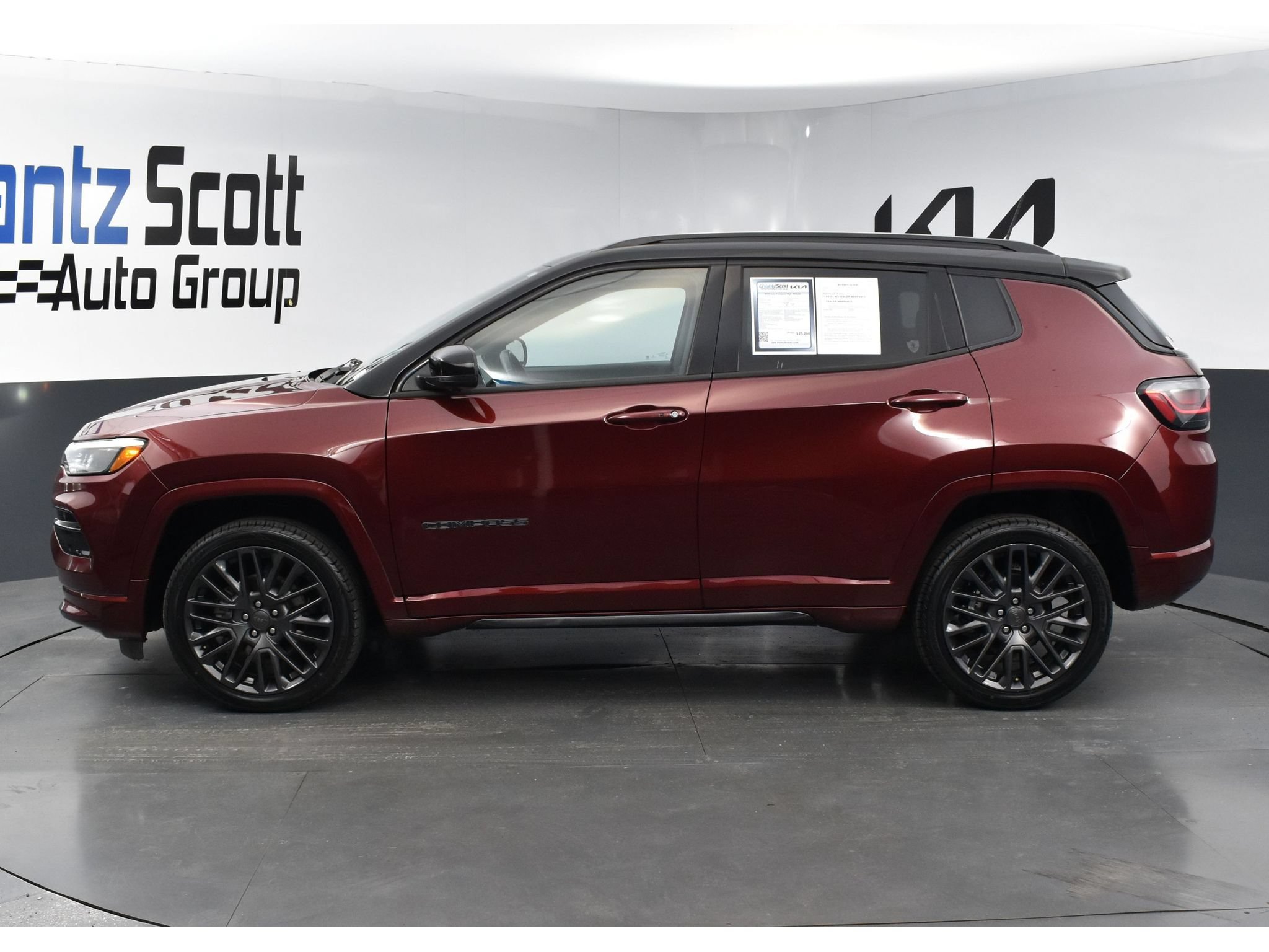 Used 2022 Jeep Compass High Altitude AWD/4WD image 3