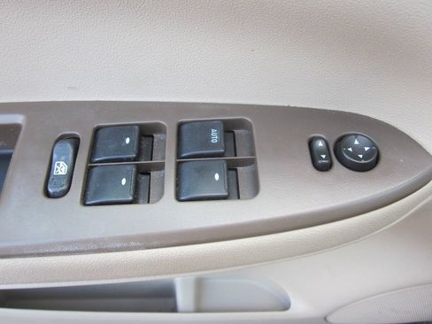 Used 2006 Chevrolet Impala LT w/ Preferred Equipment Group FWD image 26