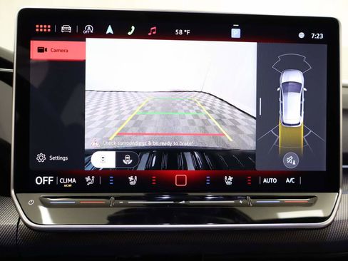 New 2026 Volkswagen GTI SE FWD image 10