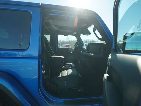 Used 2025 Jeep Wrangler Rubicon image 16