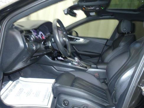 Used 2022 Audi A4 2.0T Premium w/ Convenience Package image 21