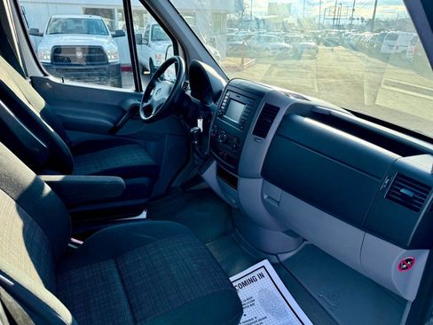 Used 2014 Mercedes-Benz Sprinter 3500 image 33