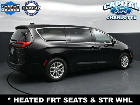 Used 2024 Chrysler Pacifica Touring-L FWD image 8