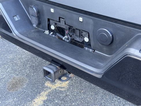 Used 2022 Chevrolet Silverado 1500 LT Trail Boss w/ Bed Protection Package image 11