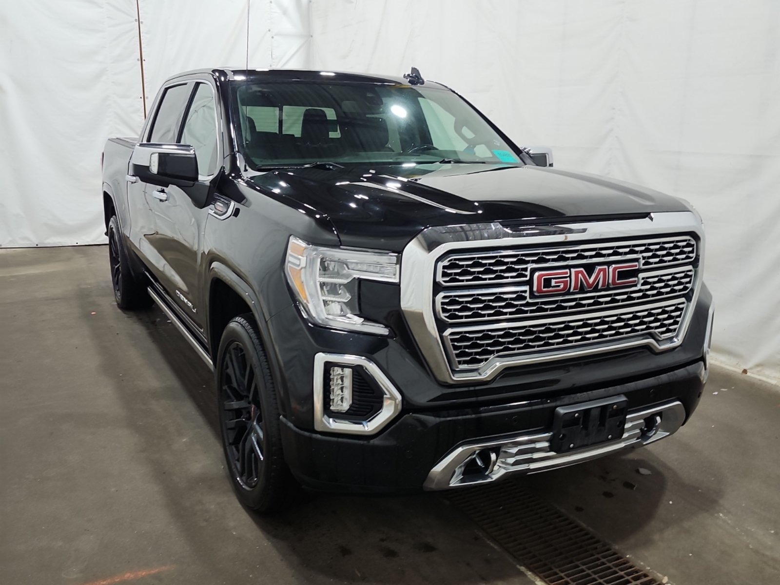 Used 2022 GMC Sierra 1500 Denali w/ Denali Premium Package AWD/4WD image 5