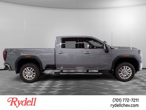 Used 2024 GMC Sierra 2500 SLT w/ SLT Premium Package image 6